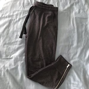 Gap joggers with knee detail